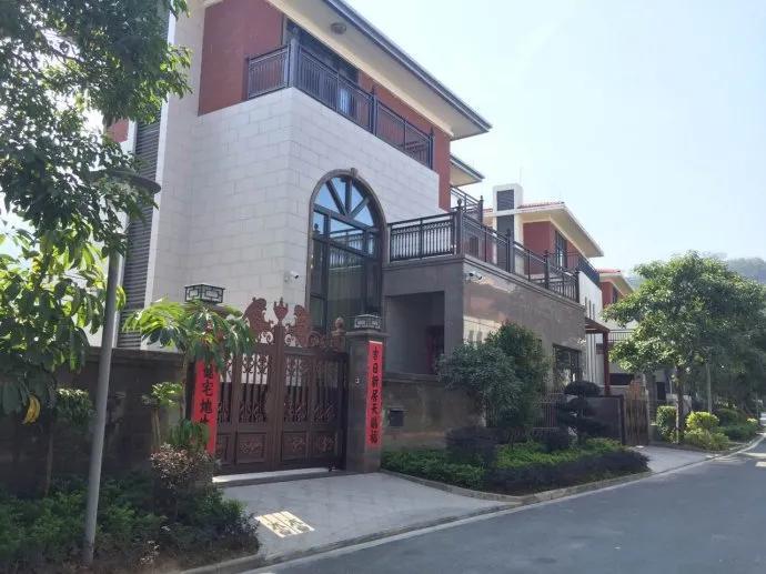 最新900300股价分析与论述