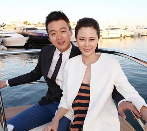 佟大为最新阳光照片,温馨日常的捕捉