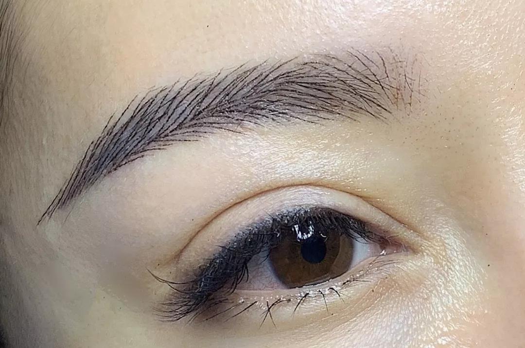 最新流行眉型揭秘,小巷深处的秘密眉艺殿堂