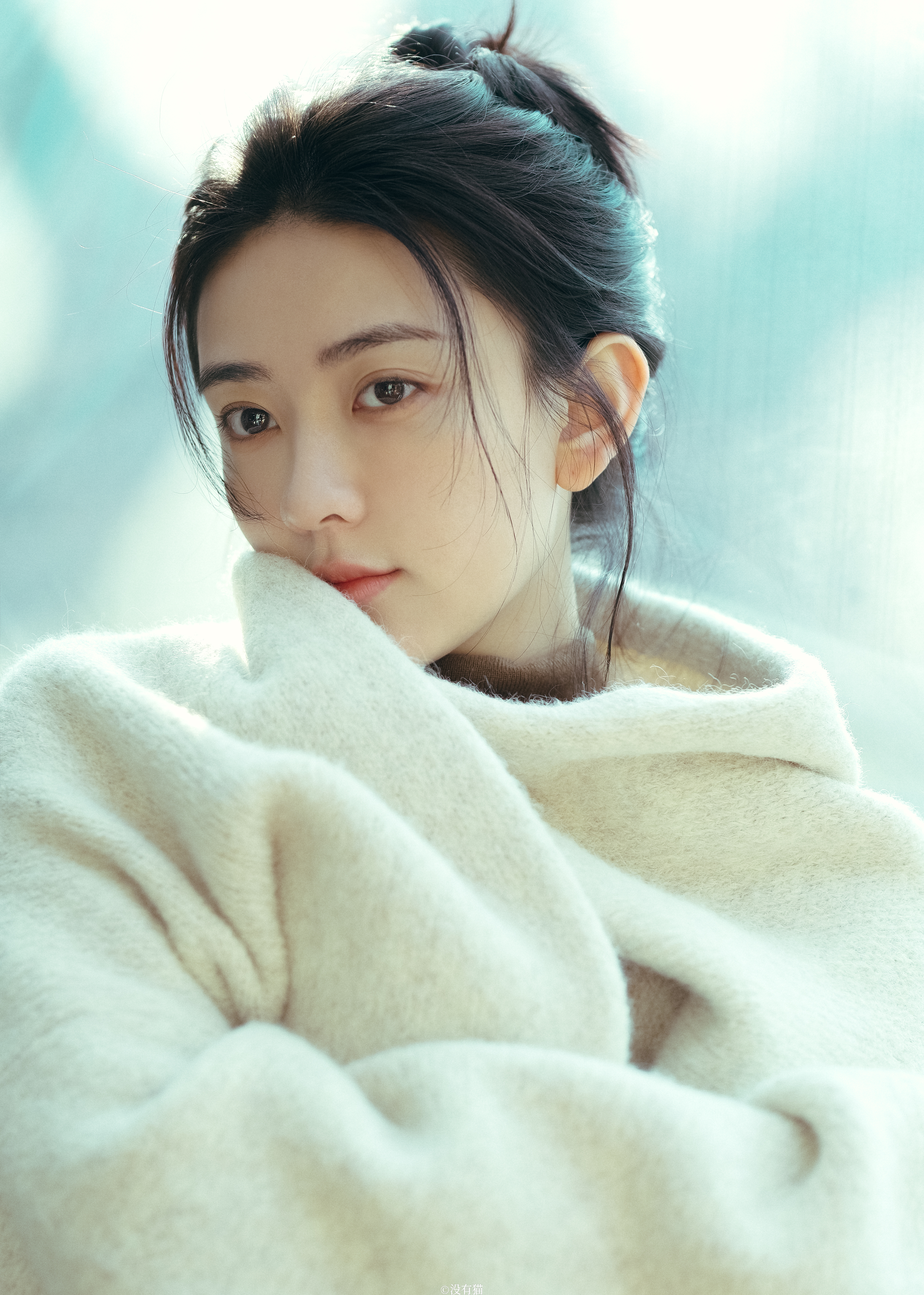 梁洁最新照片，星光璀璨，演绎时代传奇之美