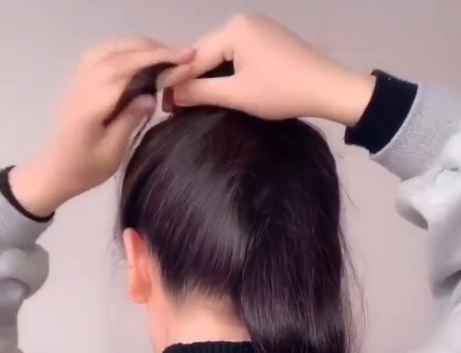 2025最新丸子头,发型变迁与友情温暖