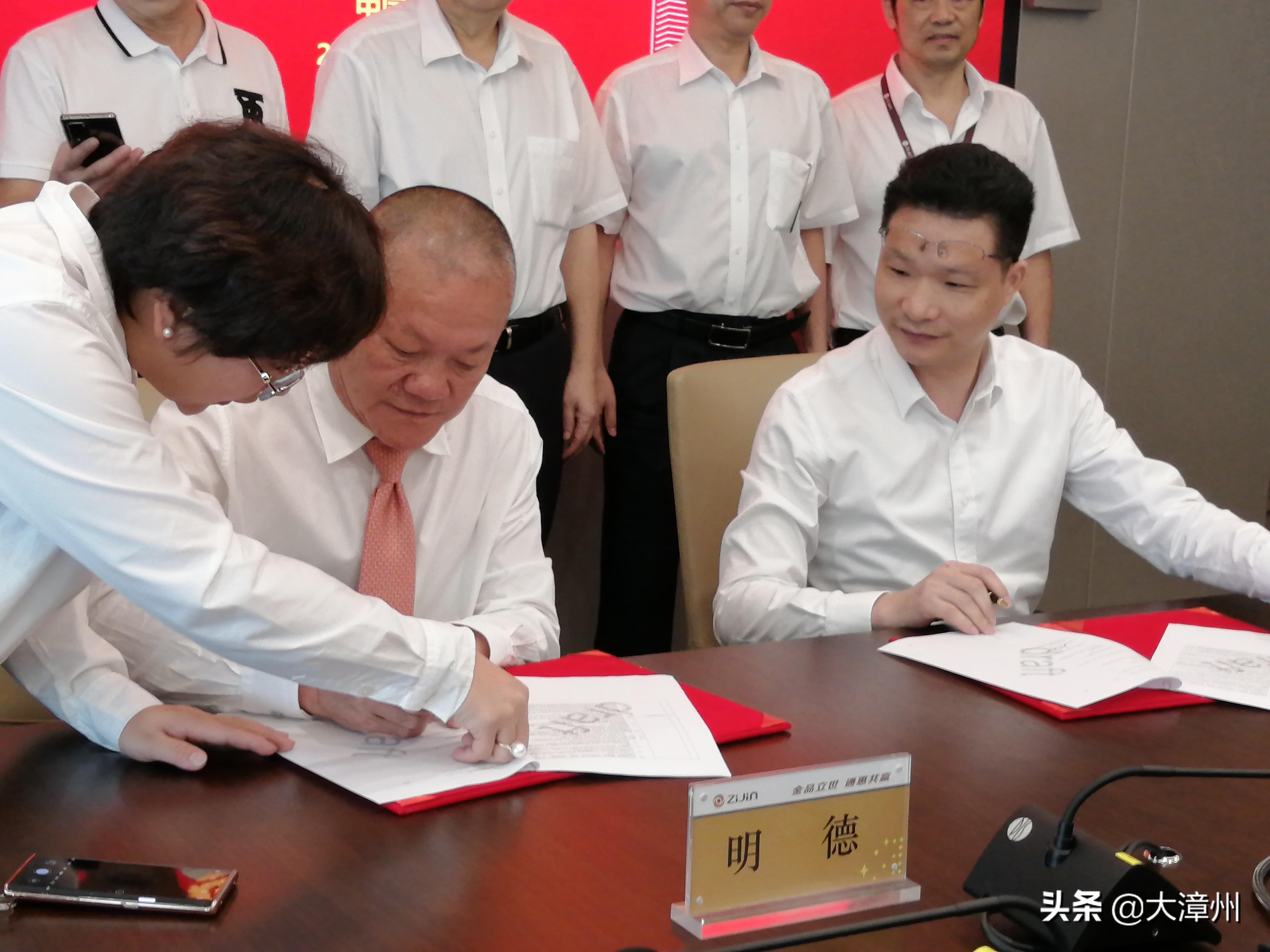 平和最新新闻，小镇温馨日常趣事报道