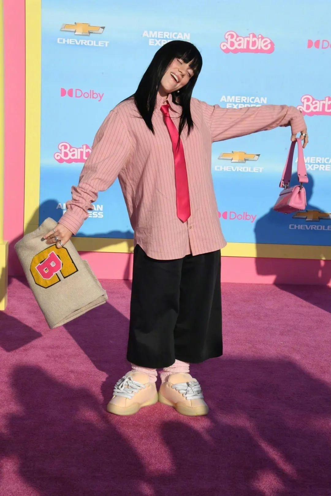 芭比最新大电影,友情的色彩与家的温馨之旅