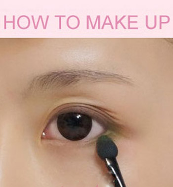 最新眼妆画法,色彩魔法与友情之旅的温馨之旅揭秘!