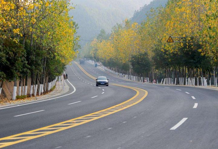 钱排最新国道上的一日精彩瞬间