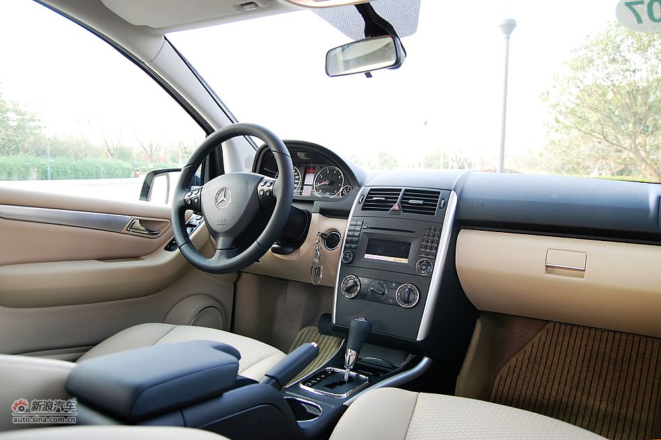 奔驰最新中控,驶向自然美景,探寻内心宁静与平和的旅程