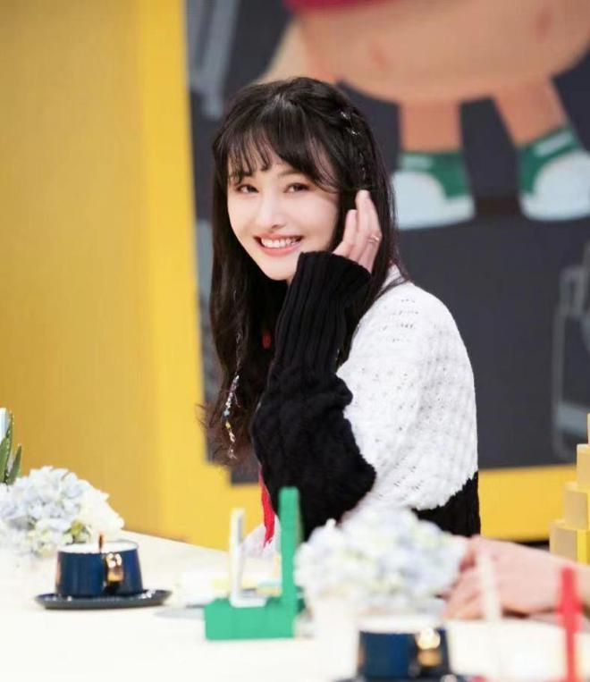 郑爽最新图片2025,公众视点多维度分析曝光