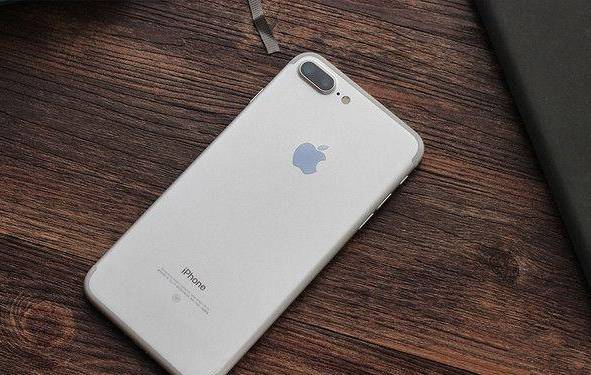 最新款iPhone，时代标杆，科技巅峰之作
