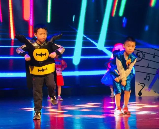 时代之光幼儿开场舞蹈,闪耀启幕的舞蹈盛宴