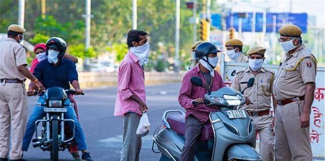 美帝疫情最新动态,小城日常与温情纽带的抗疫实录