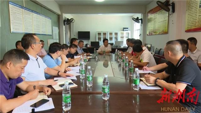 冯贵友的成长之旅,个人发展与影响力的深度探索