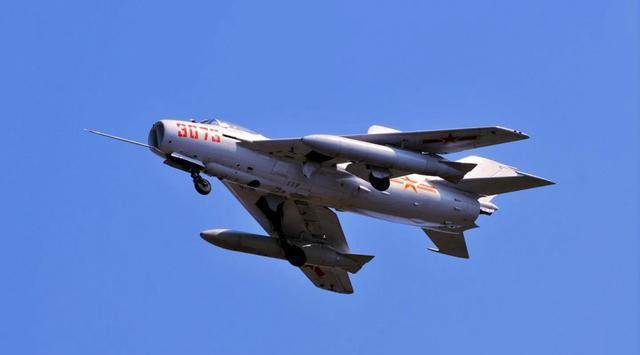 歼六最新款,变化中的自信与成就感的展现