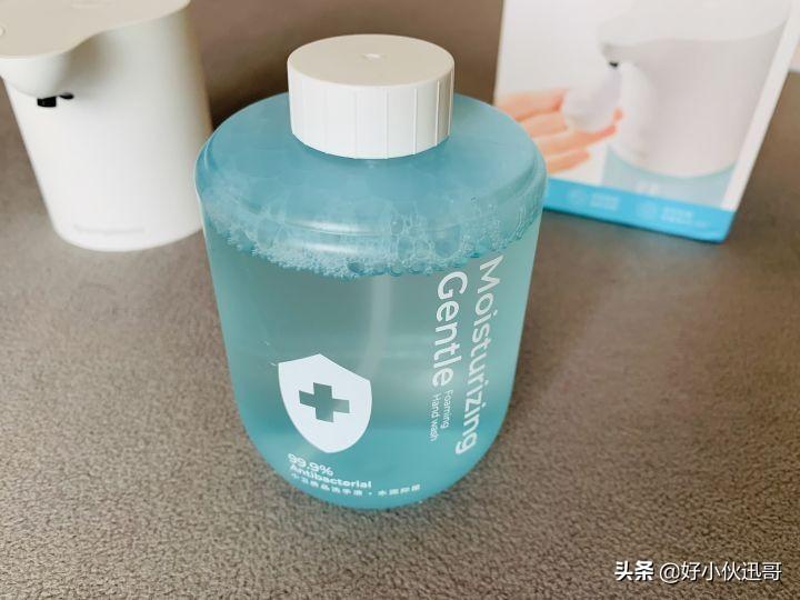 科技战歌与警示灯，新型肺炎最新通报手机时代背景下的双重角色