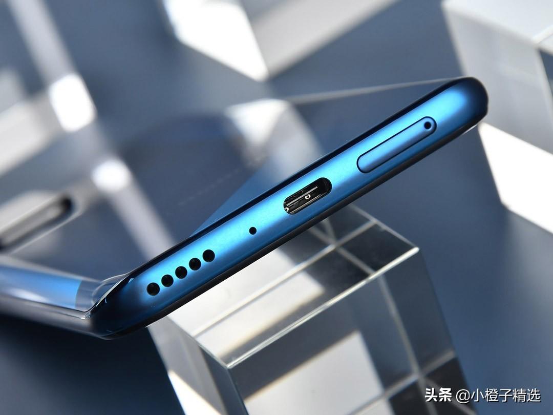 荣耀最新5G，日常小确幸与爱的纽带的力量